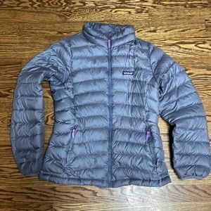 Girls Patagonia  16-18 XXL grey/lavender puffer coat. Good condition.